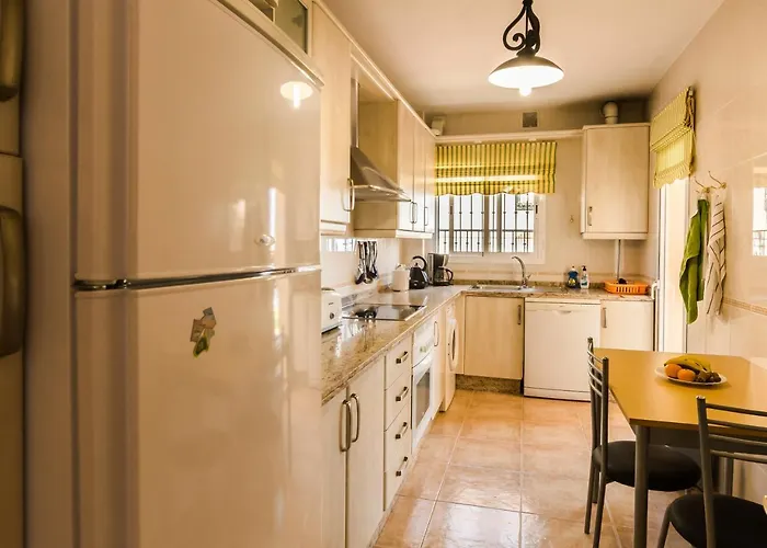Luxurious Carabeo 2000 1.3 Apartman Nerja